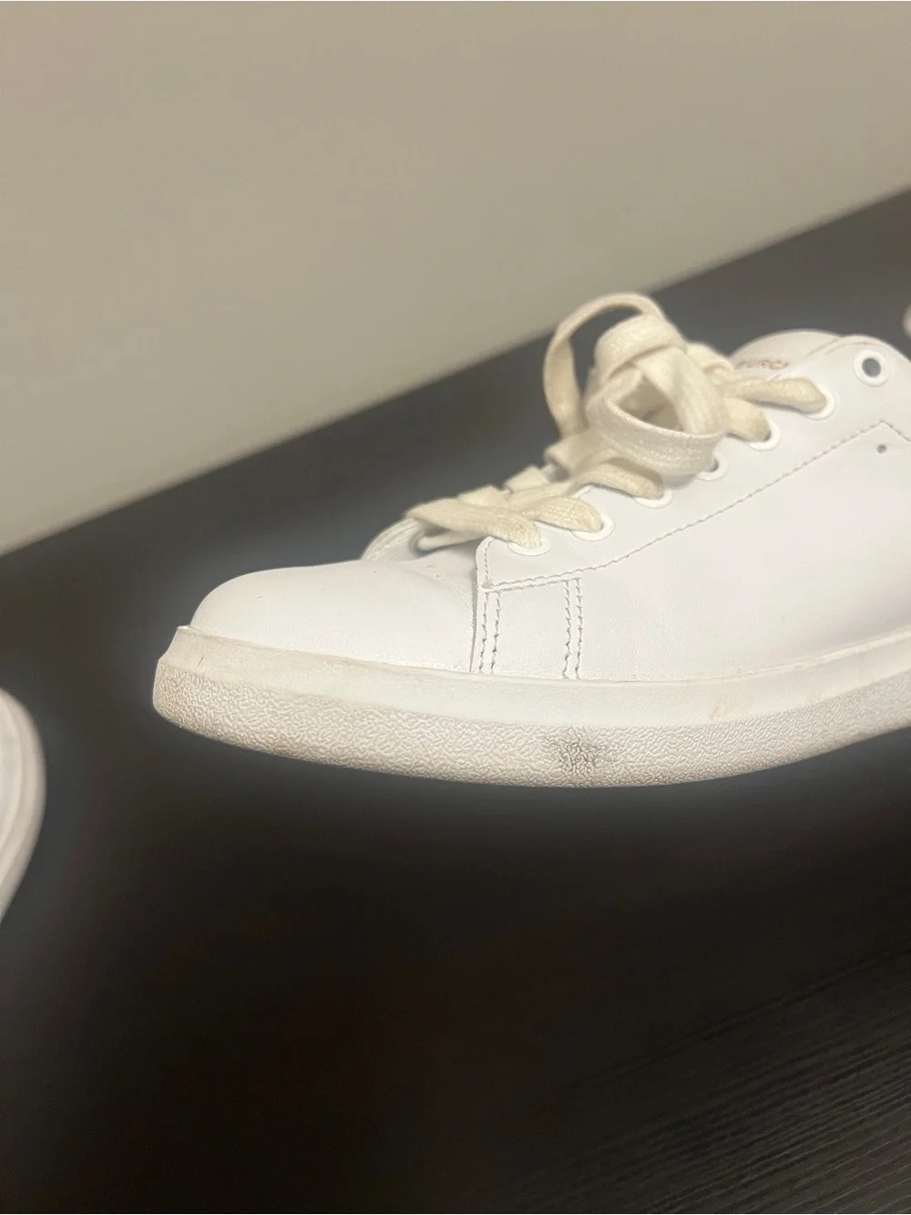 Tory Burch Howell Court Sneaker Size 6.5 White Black Leather Neutral Minimalist